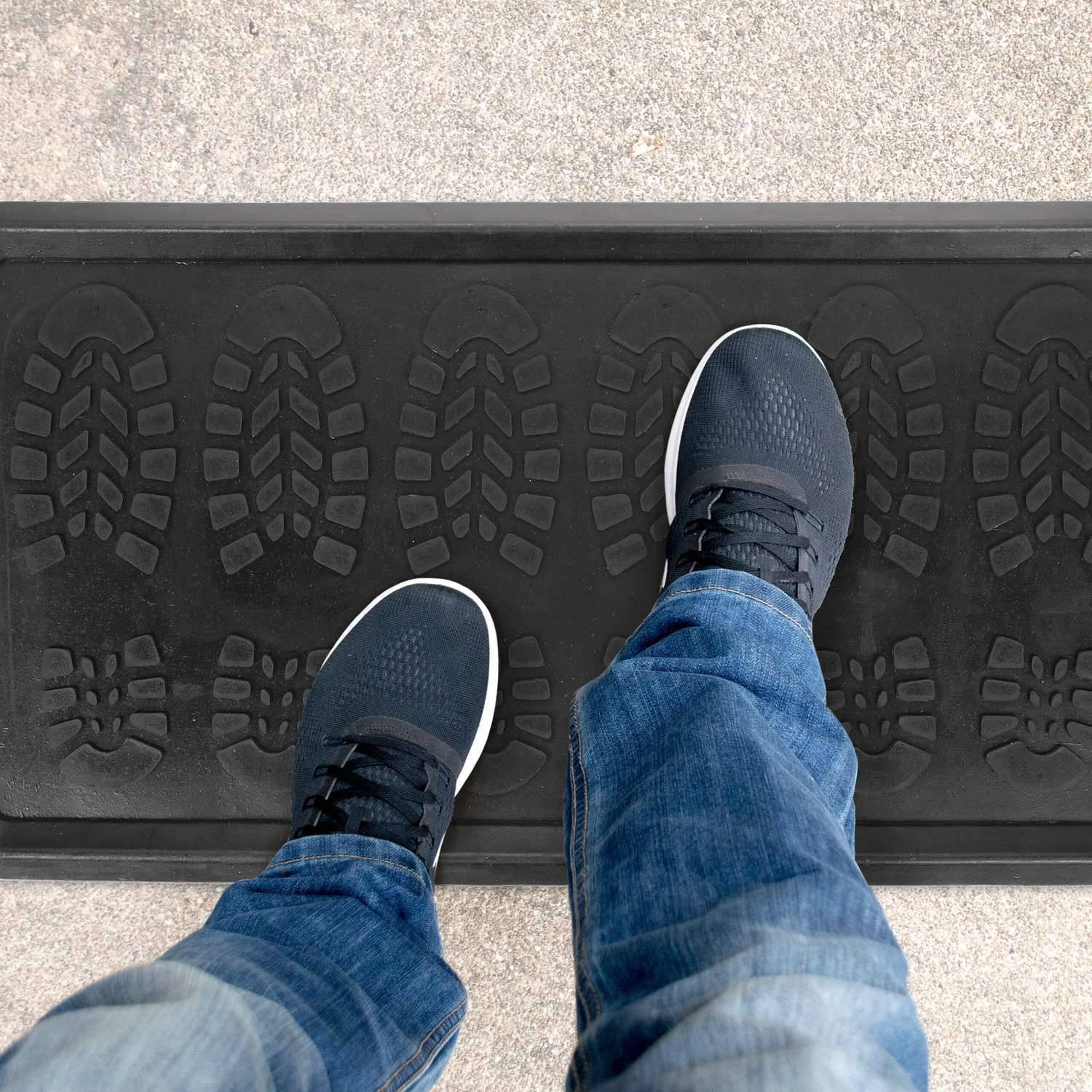 Rubber drip tray for shoes