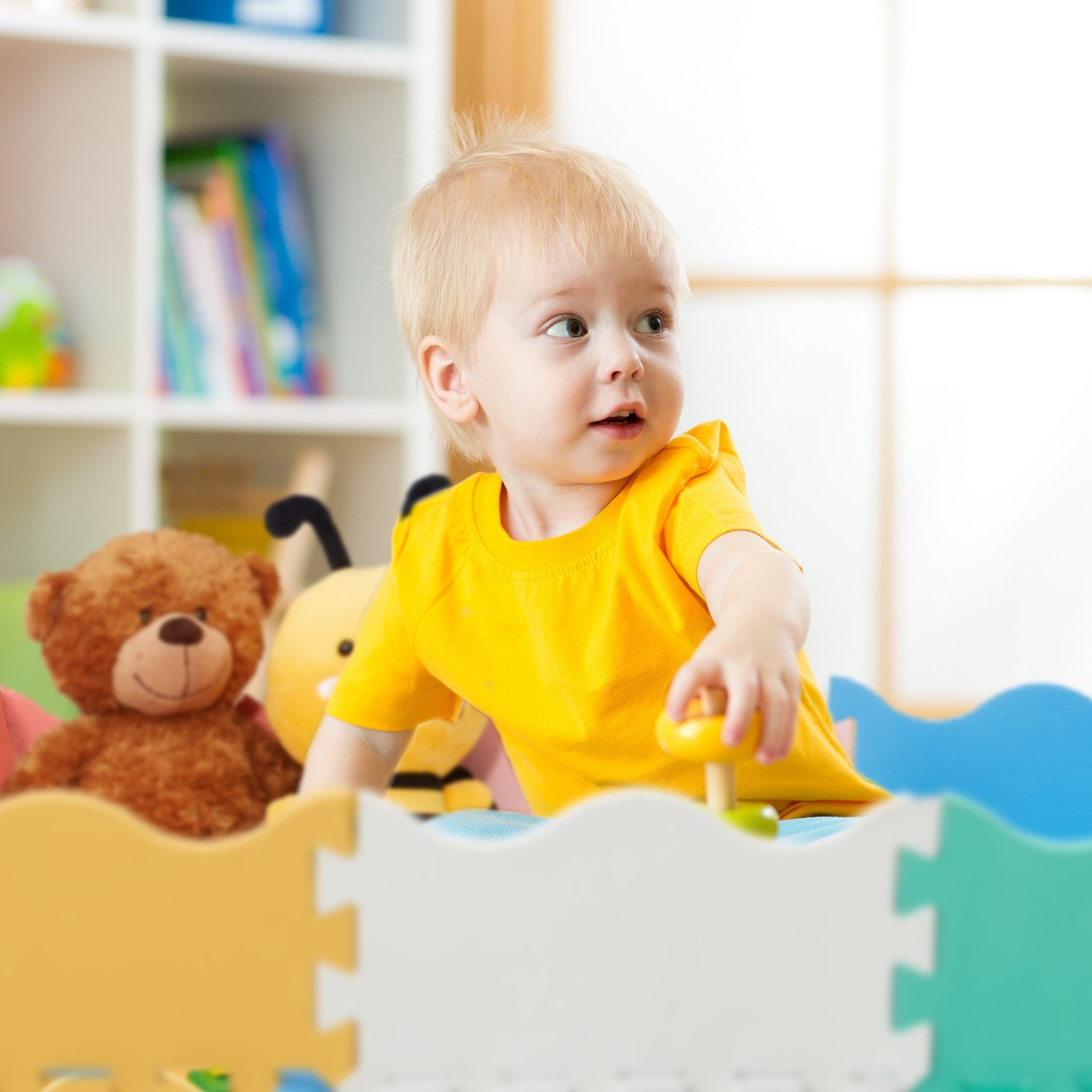 Bunte Puzzlematte mit Rand