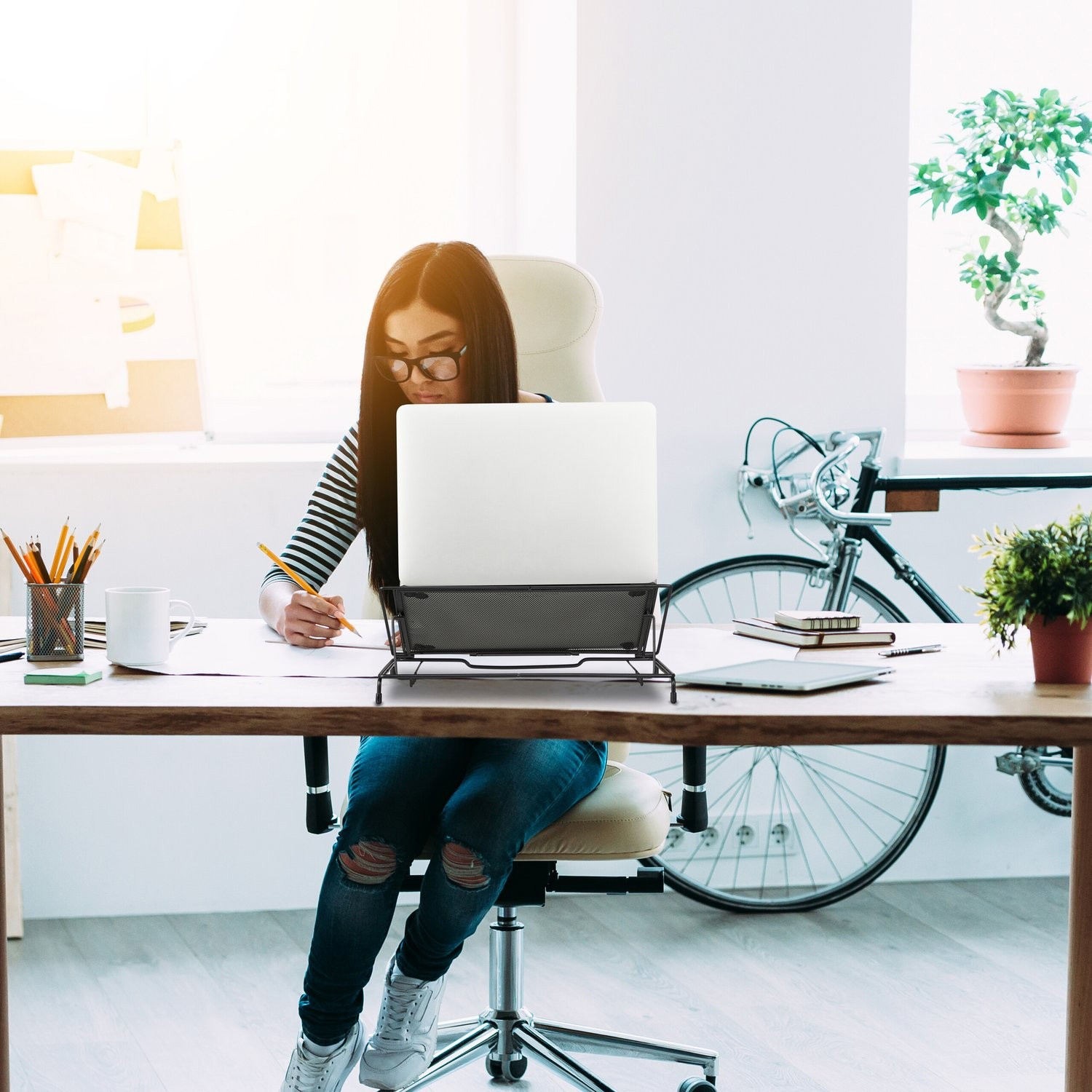 Foldable laptop stand