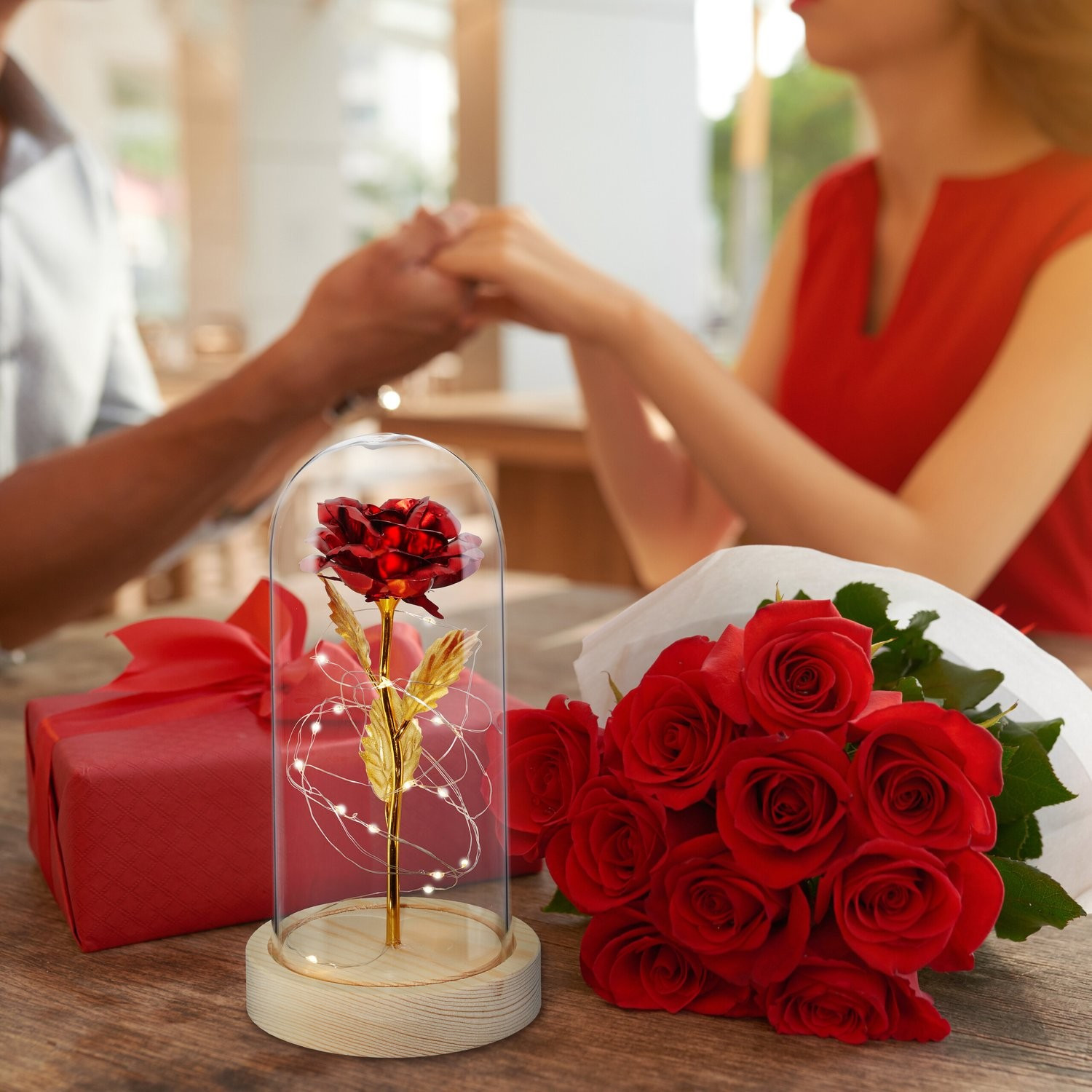 Rosa eterna em um copo