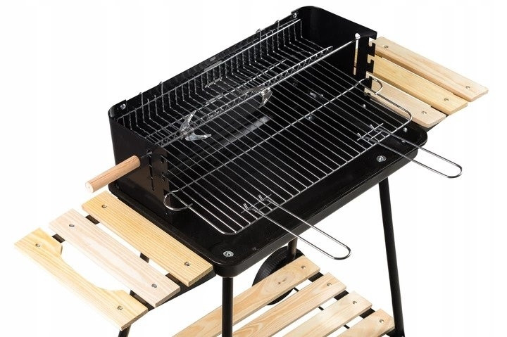 Stabiler Gartengrill mit verstellbarem Gitter