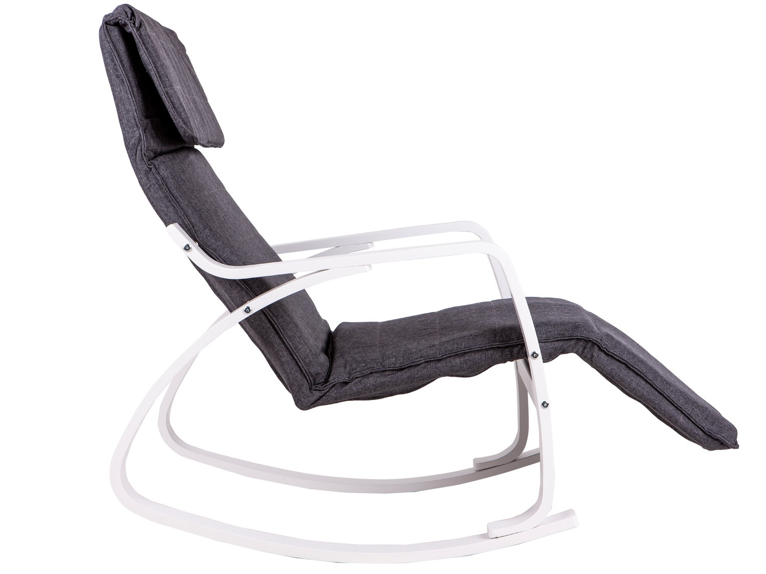 Cómoda mecedora con reposapiés y funda lavable.