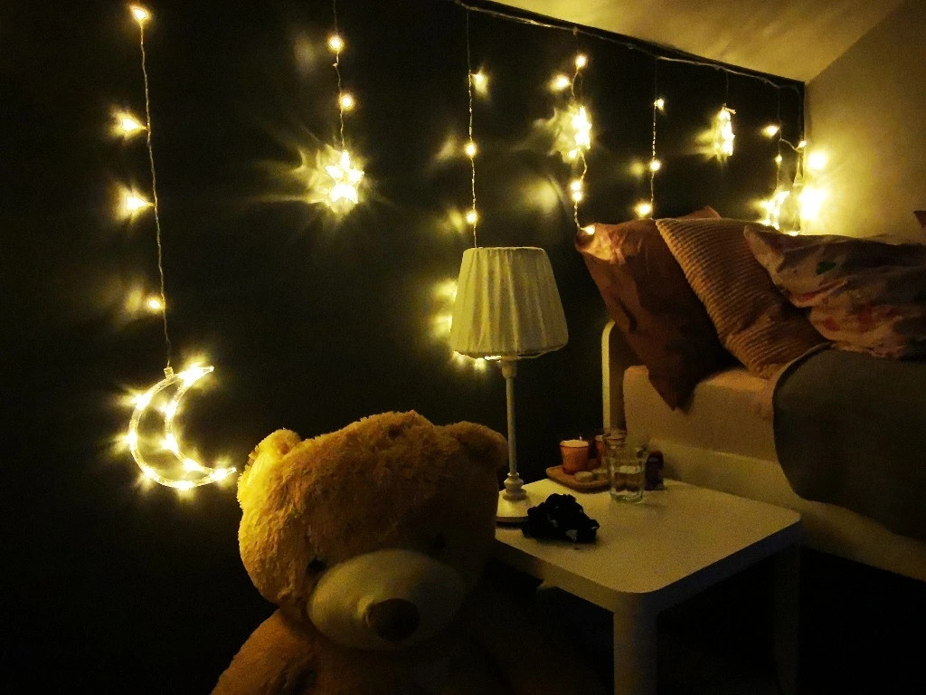 Warm white LED lights with star pattern, 8 positions