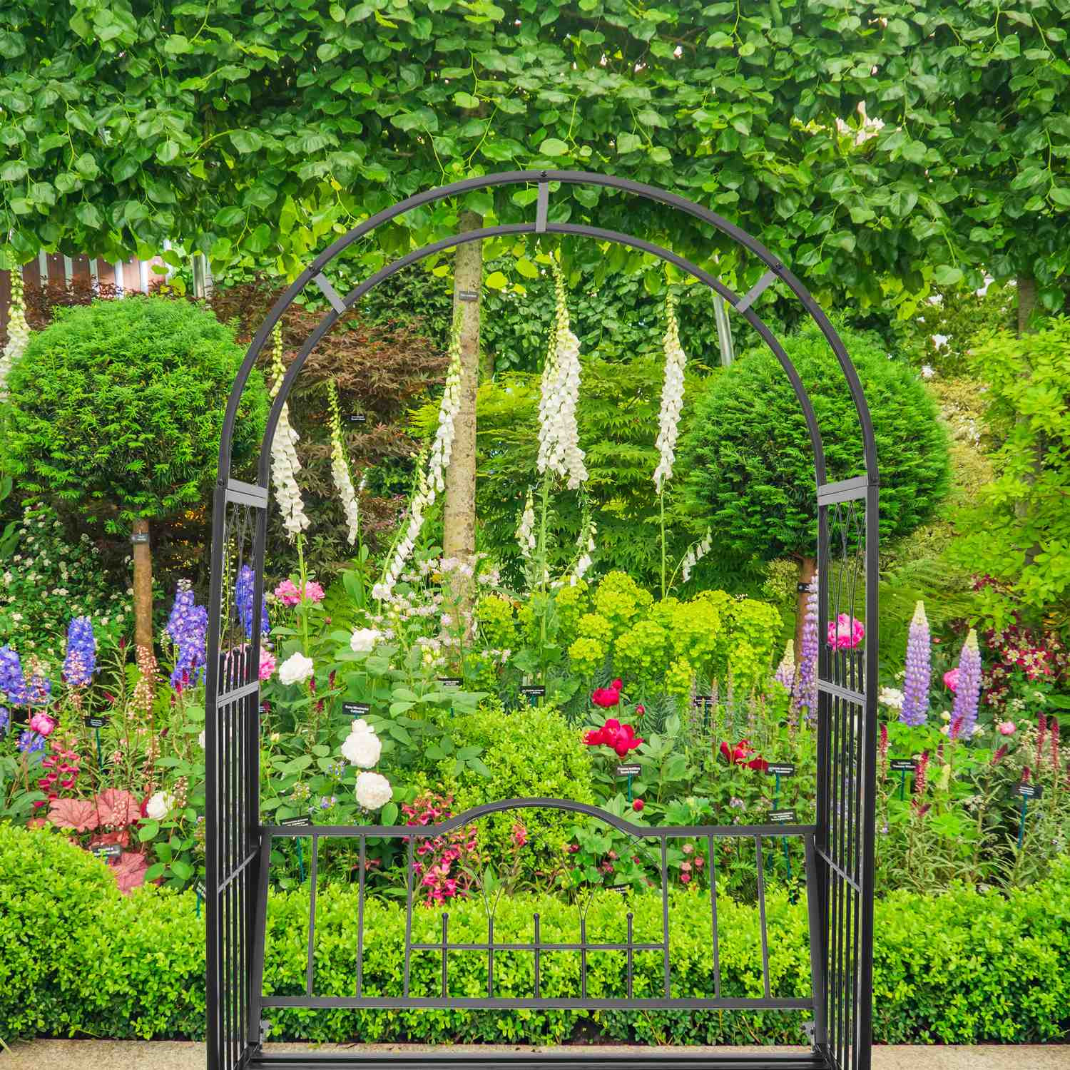 Arco de rosas com banco