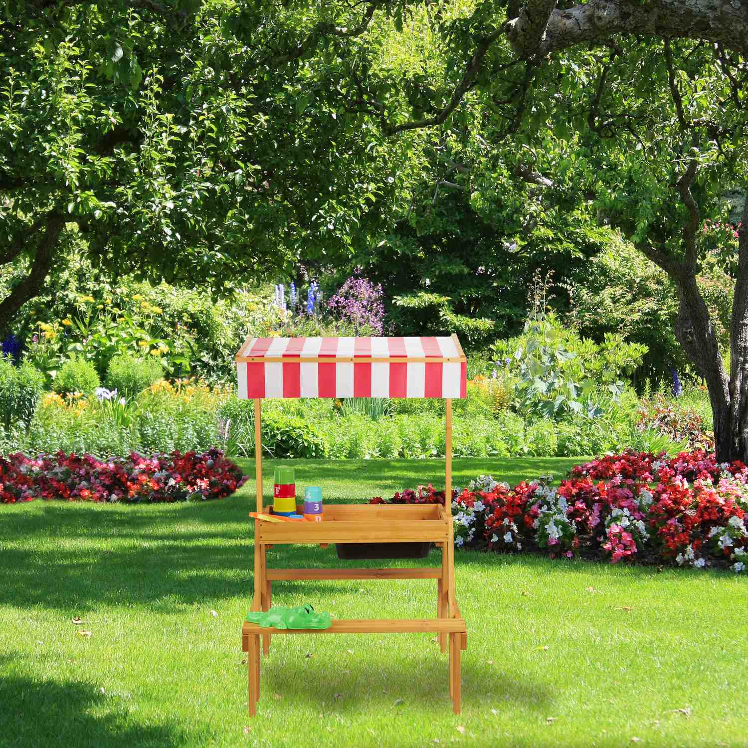 Table de jeu extérieure avec parasol