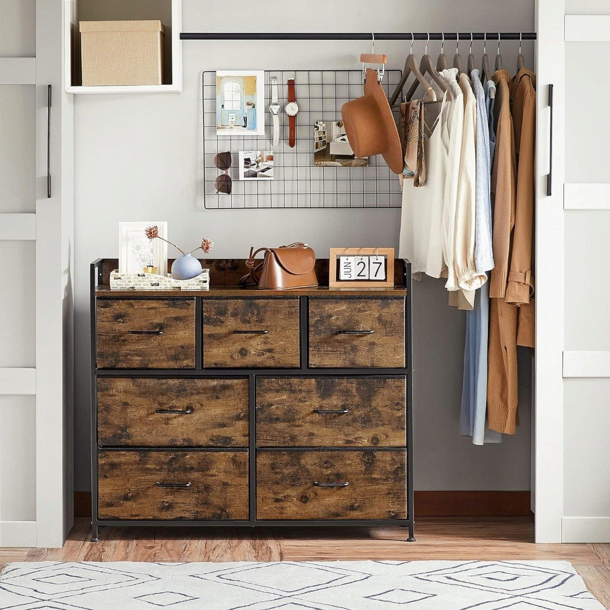 Commode 7 tiroirs marron rustique pour chambre