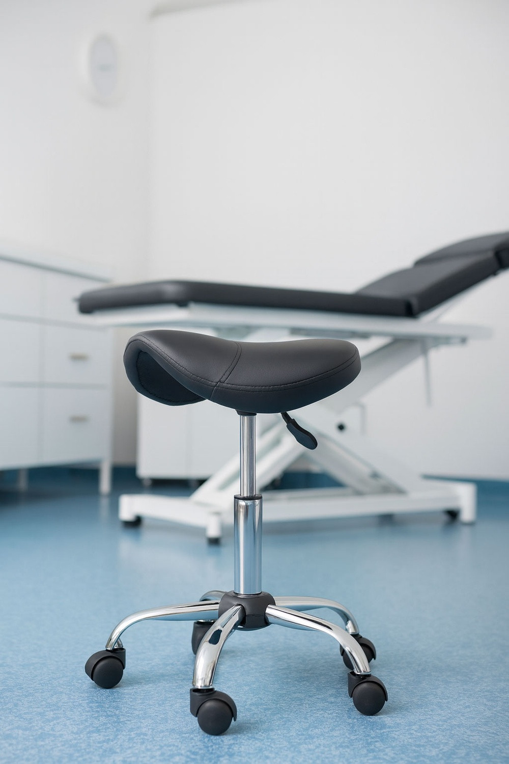 Tabouret pivotant réglable – Noir, usage médical