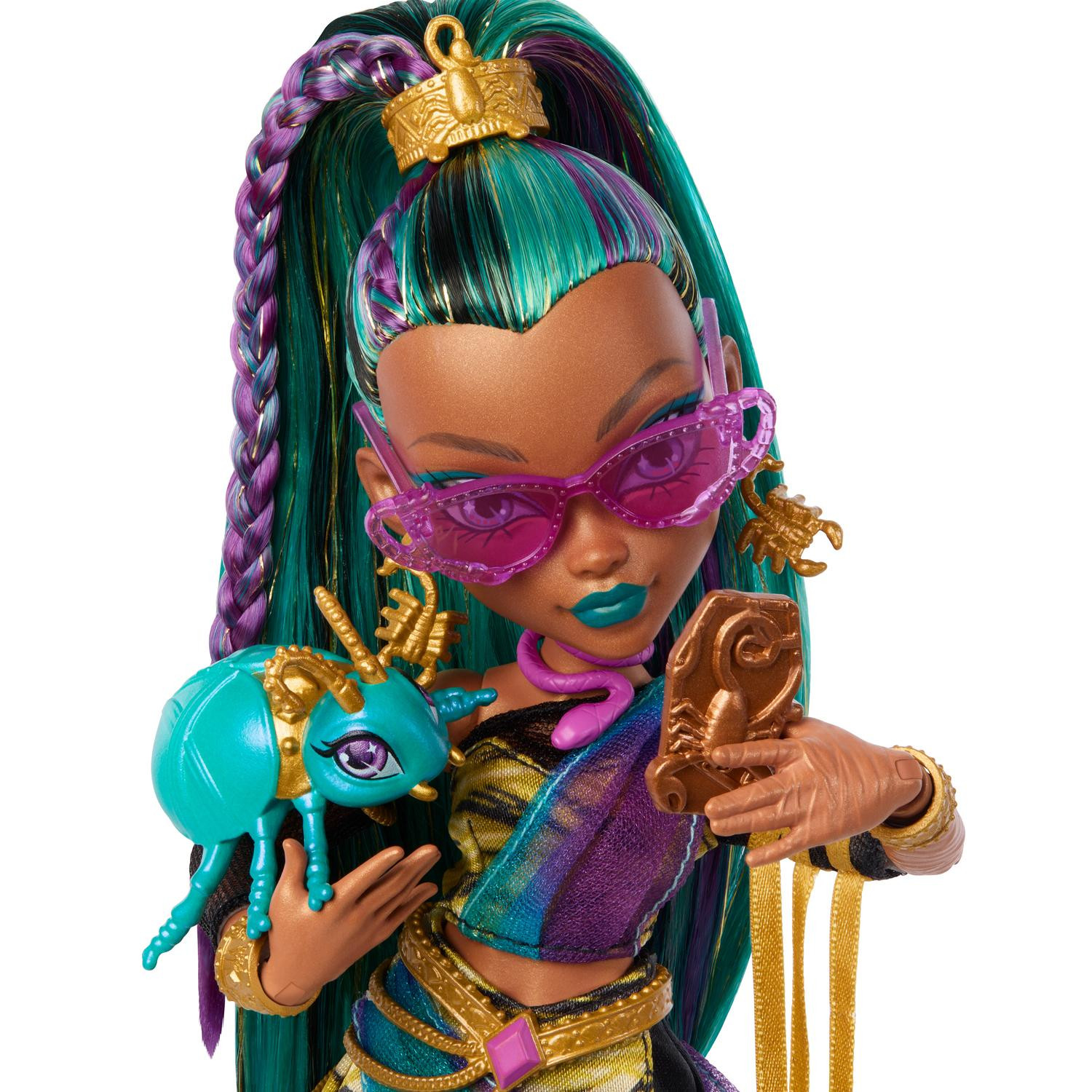 Boneca Nefera de Monster High com acessórios