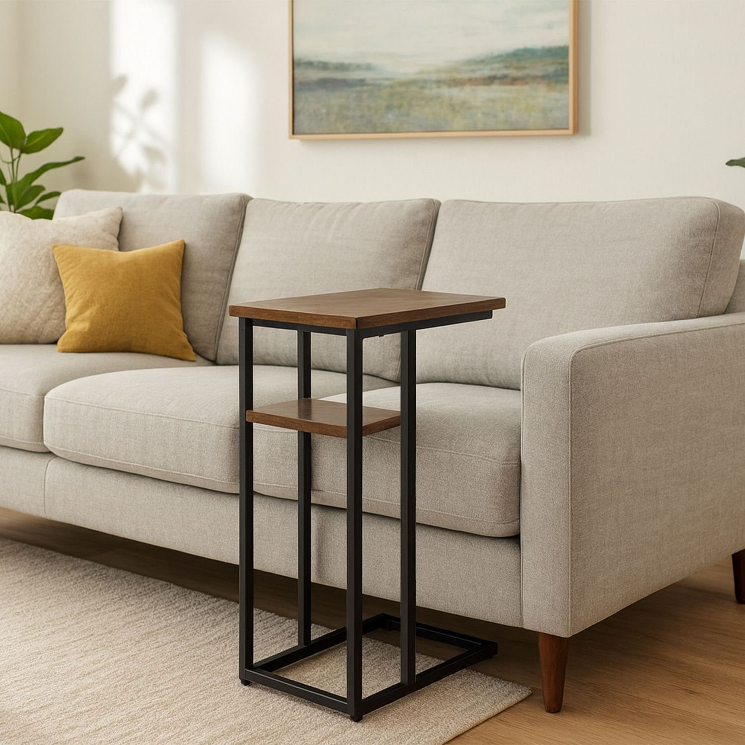 Mesa lateral em formato de C com 2 prateleiras para sofá e cama.