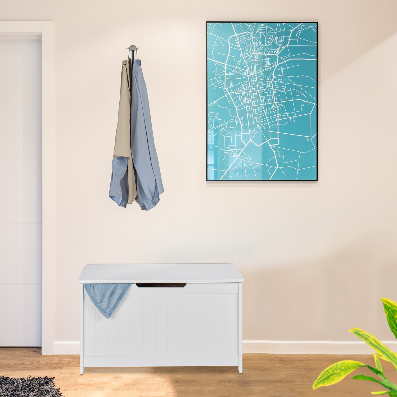 Weiße Aufbewahrungstruhe mit Deckel – Lattendesign