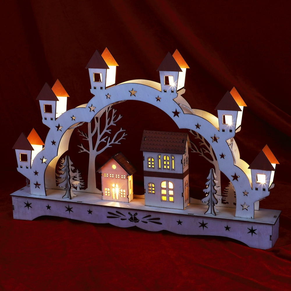 LED-Kerzenbogen mit Timer – Winterdorf aus Holz