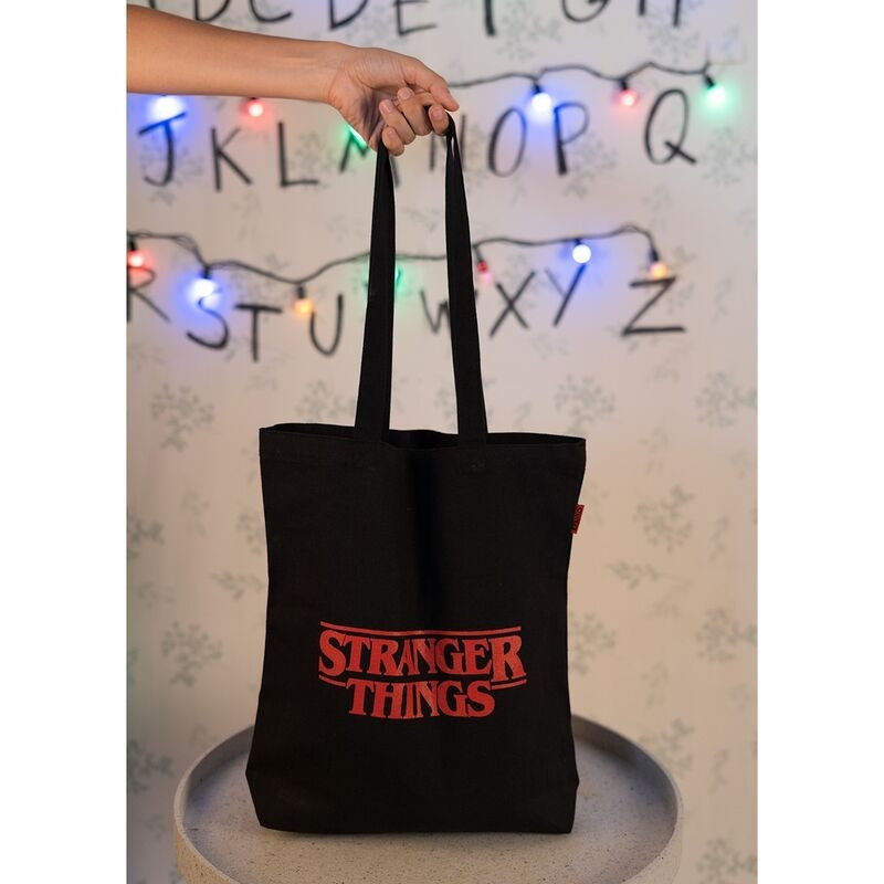Bolsa de compras con el logotipo de Stranger Things
