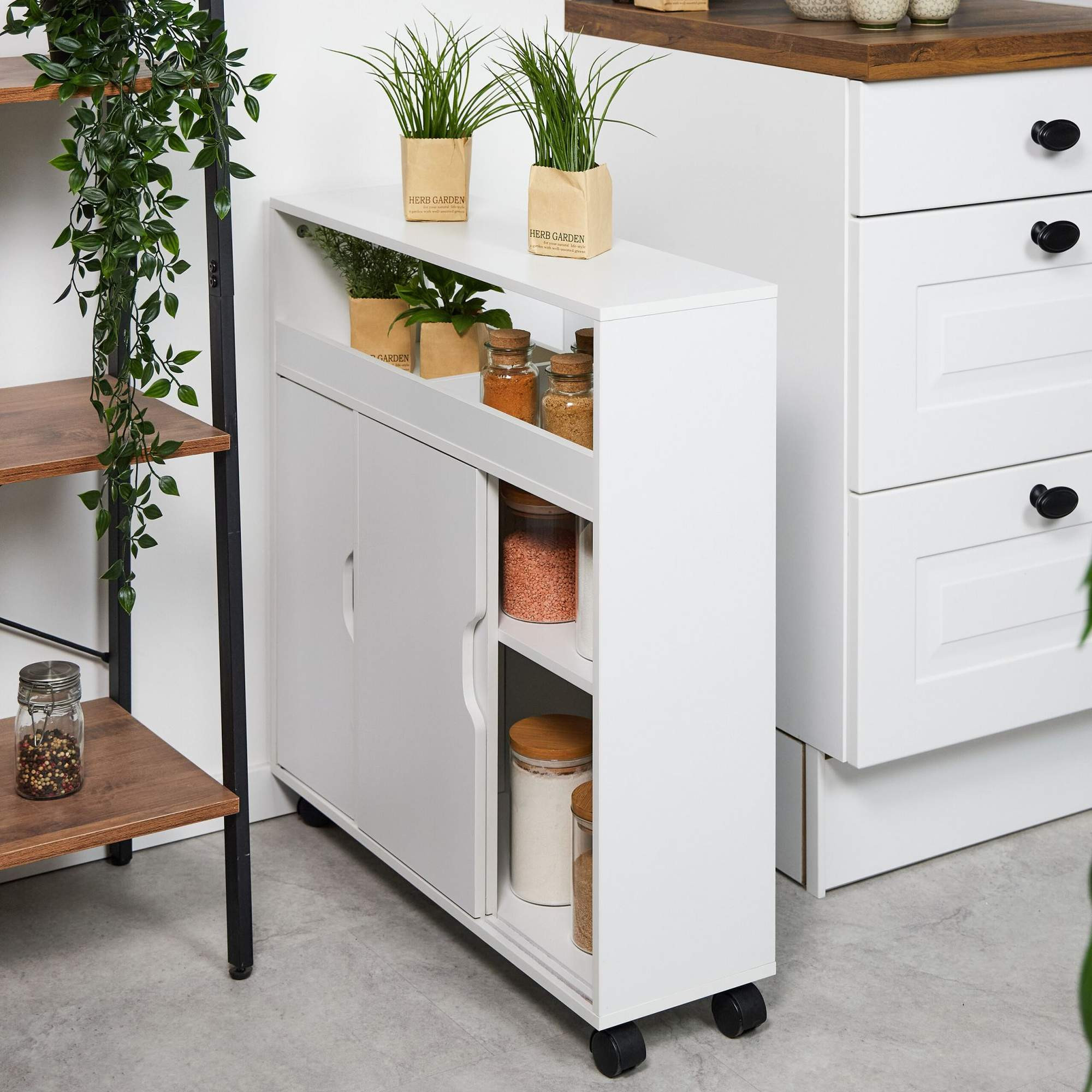 Niche cupboard with open compartments