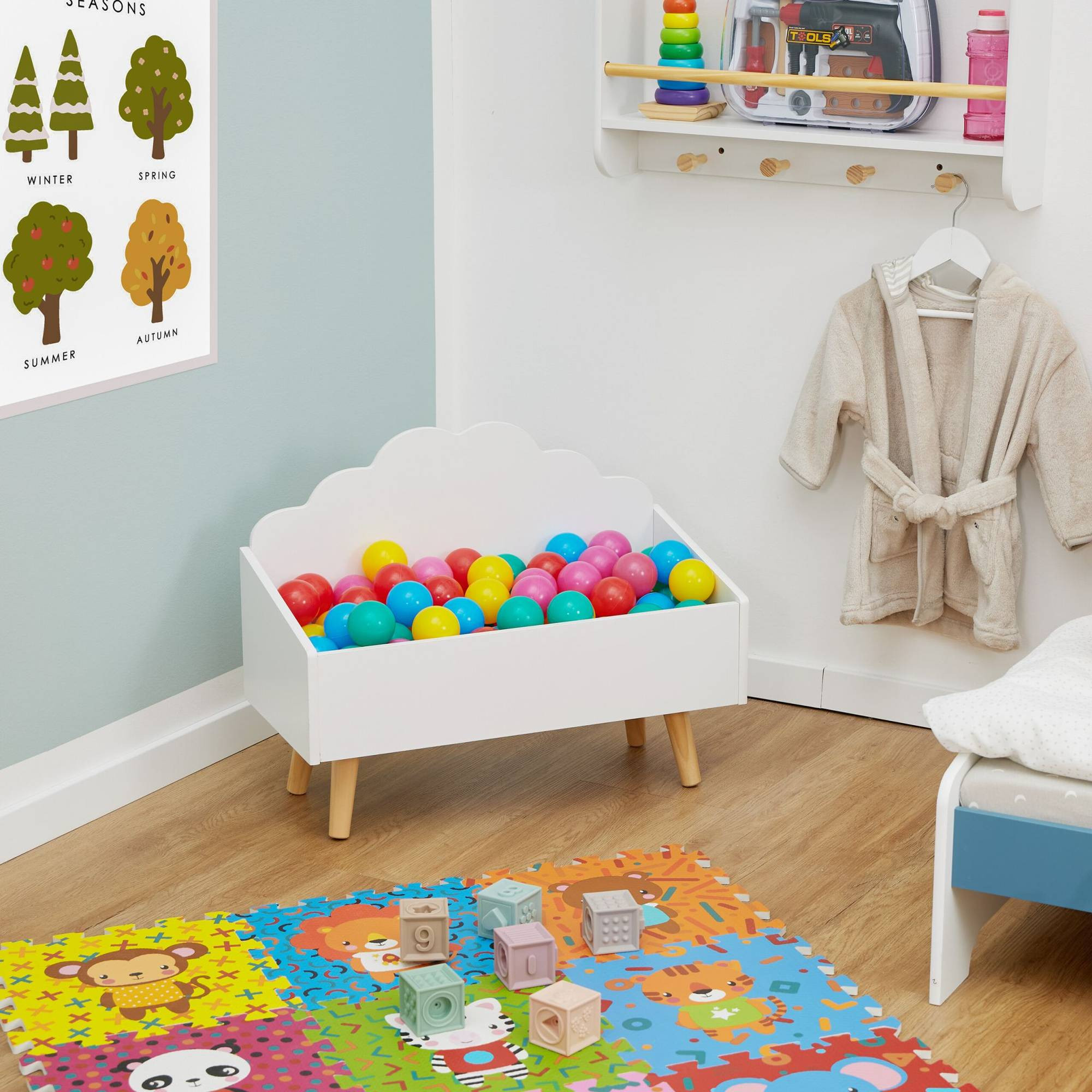 Kindertruhe im Wolkendesign