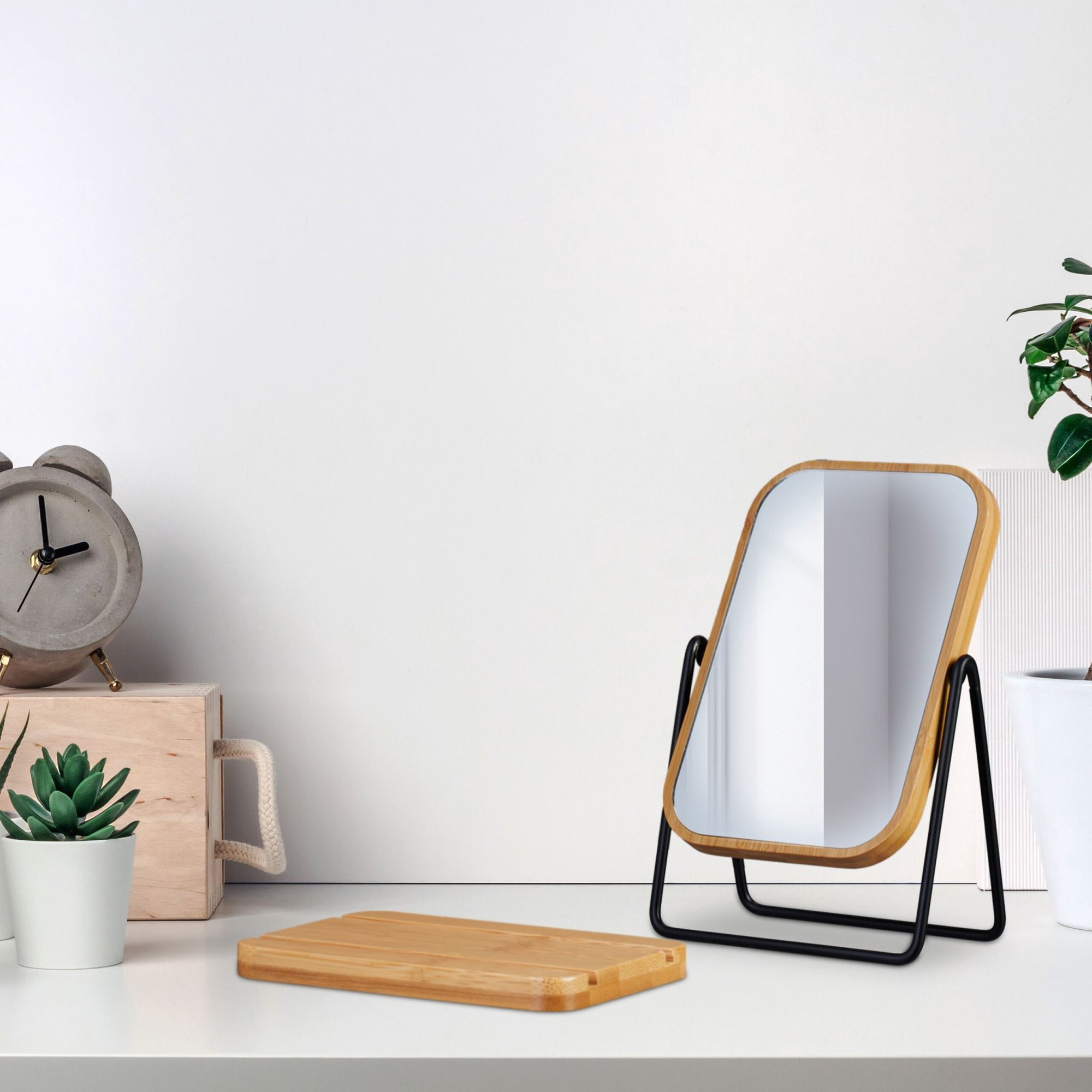 Espelho de mesa com moldura de bambu