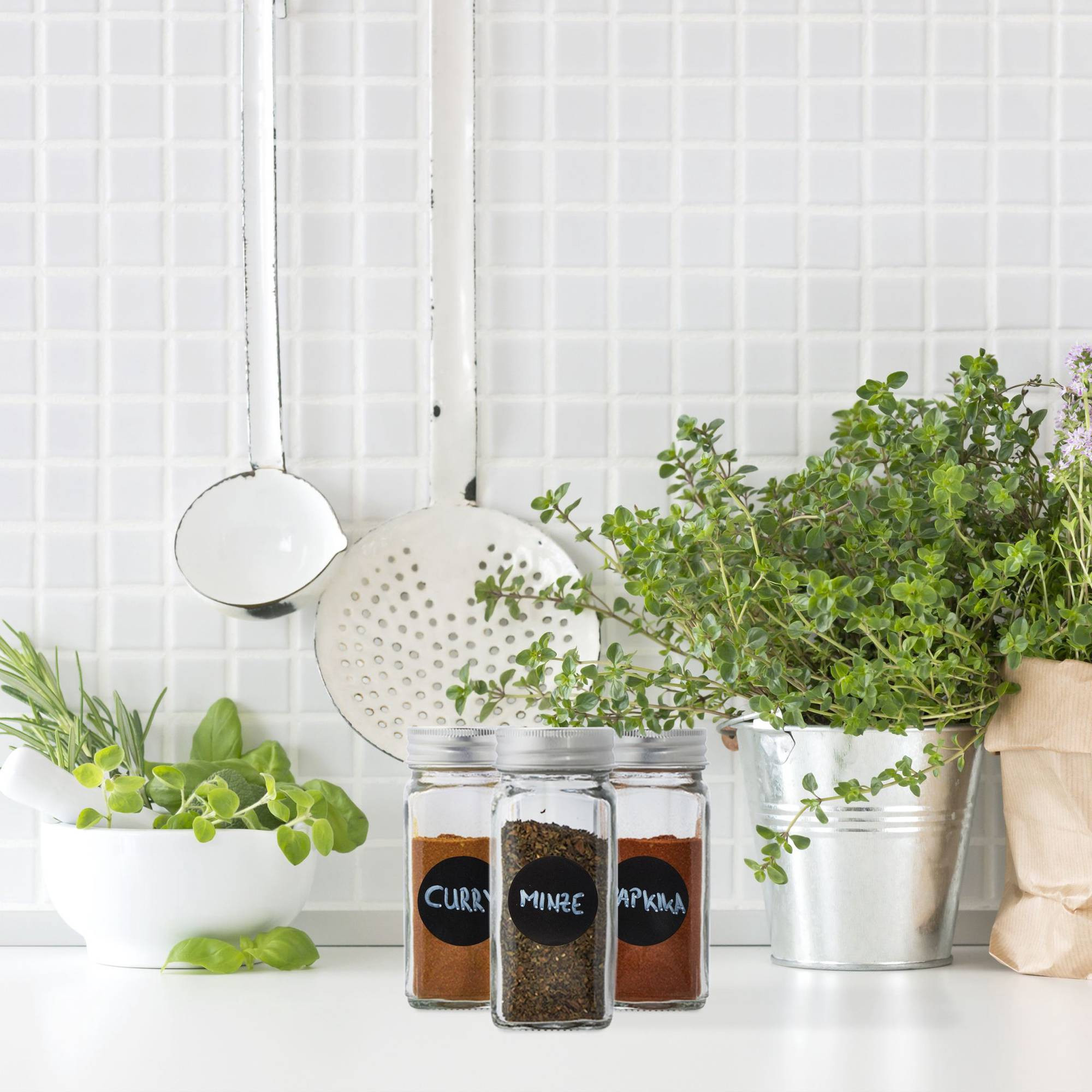 Lot de 12 pots à épices