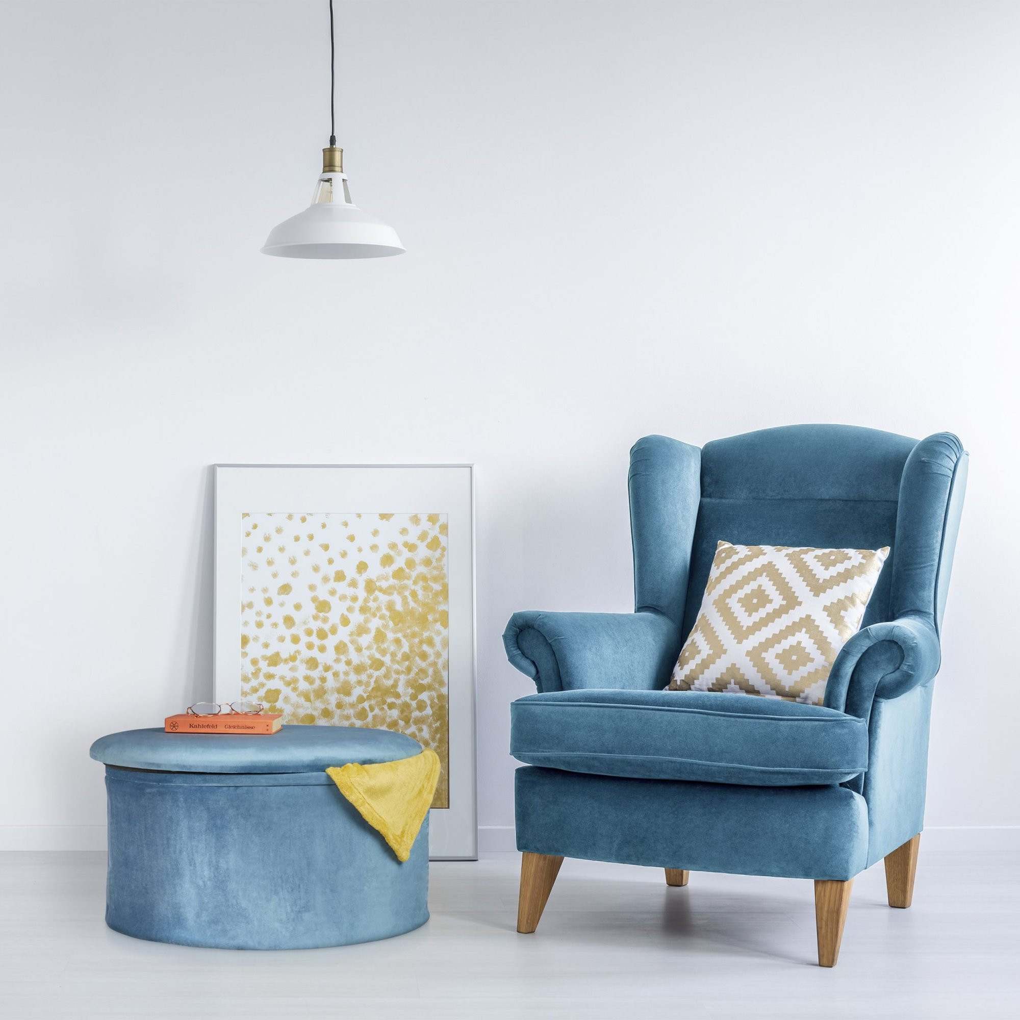 Runder Hocker mit Stauraum