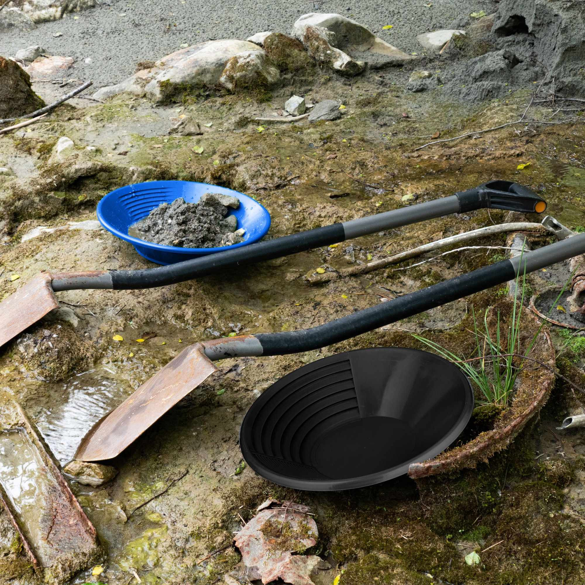 Ensemble de 2 batées d'extraction d'or