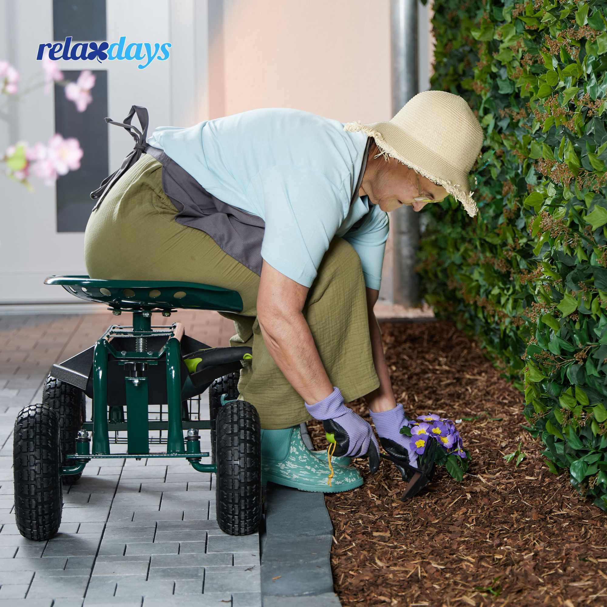 Mobiler Gartensitz mit Stauraum
