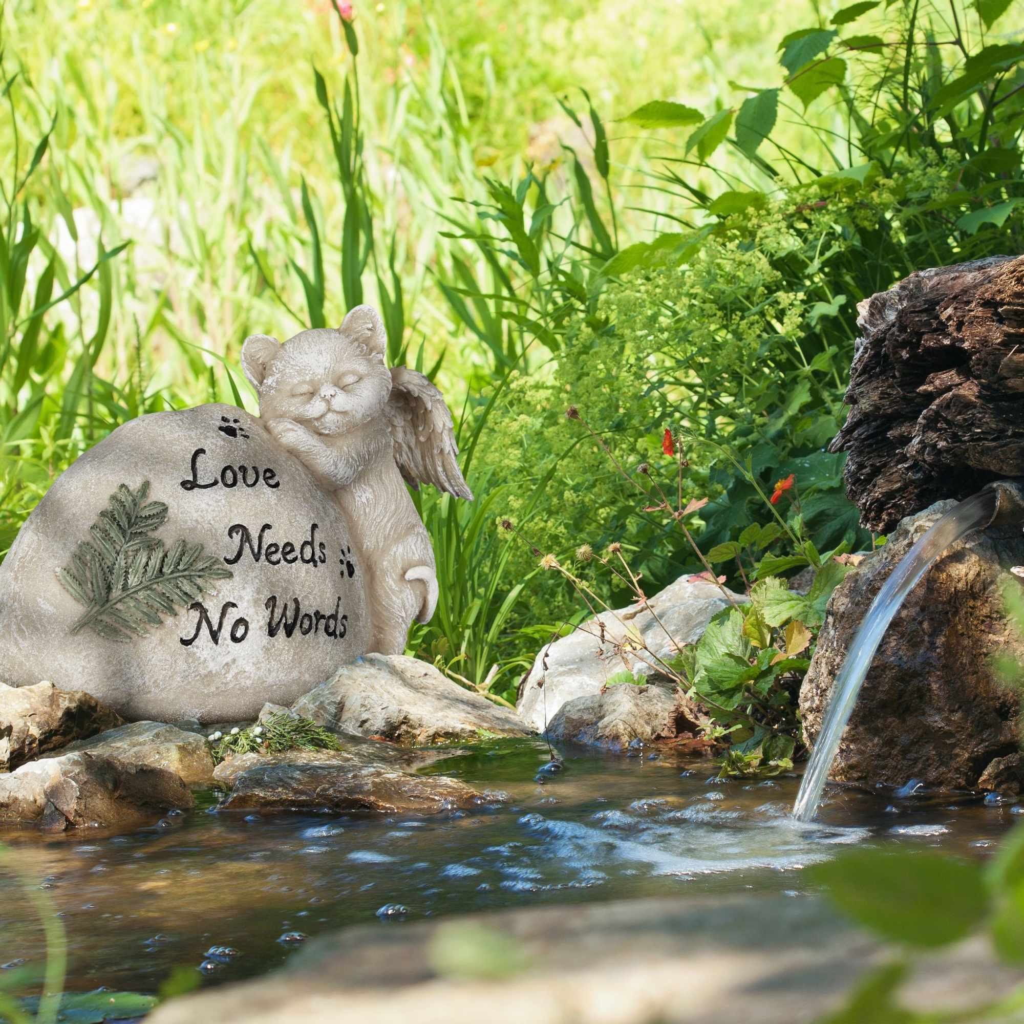 Decoração de túmulo para gato
