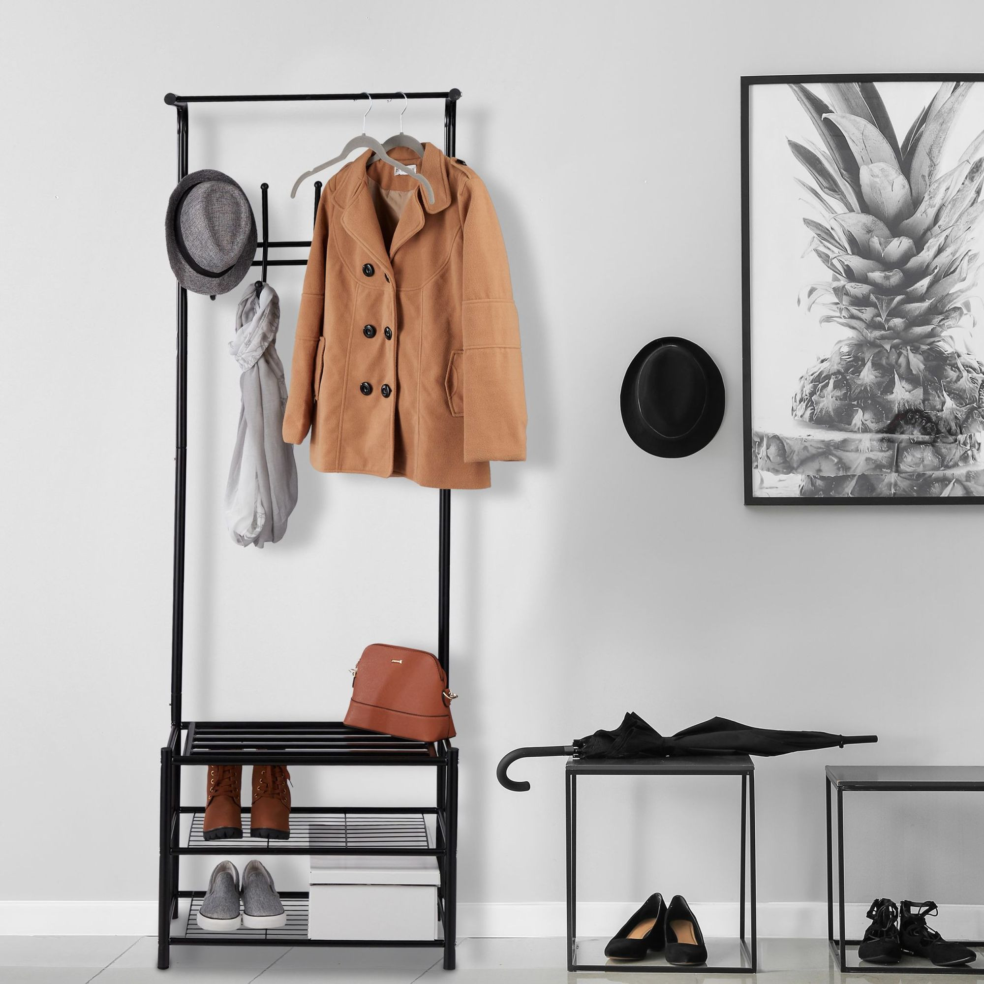 Cintre avec rangement pour chaussures