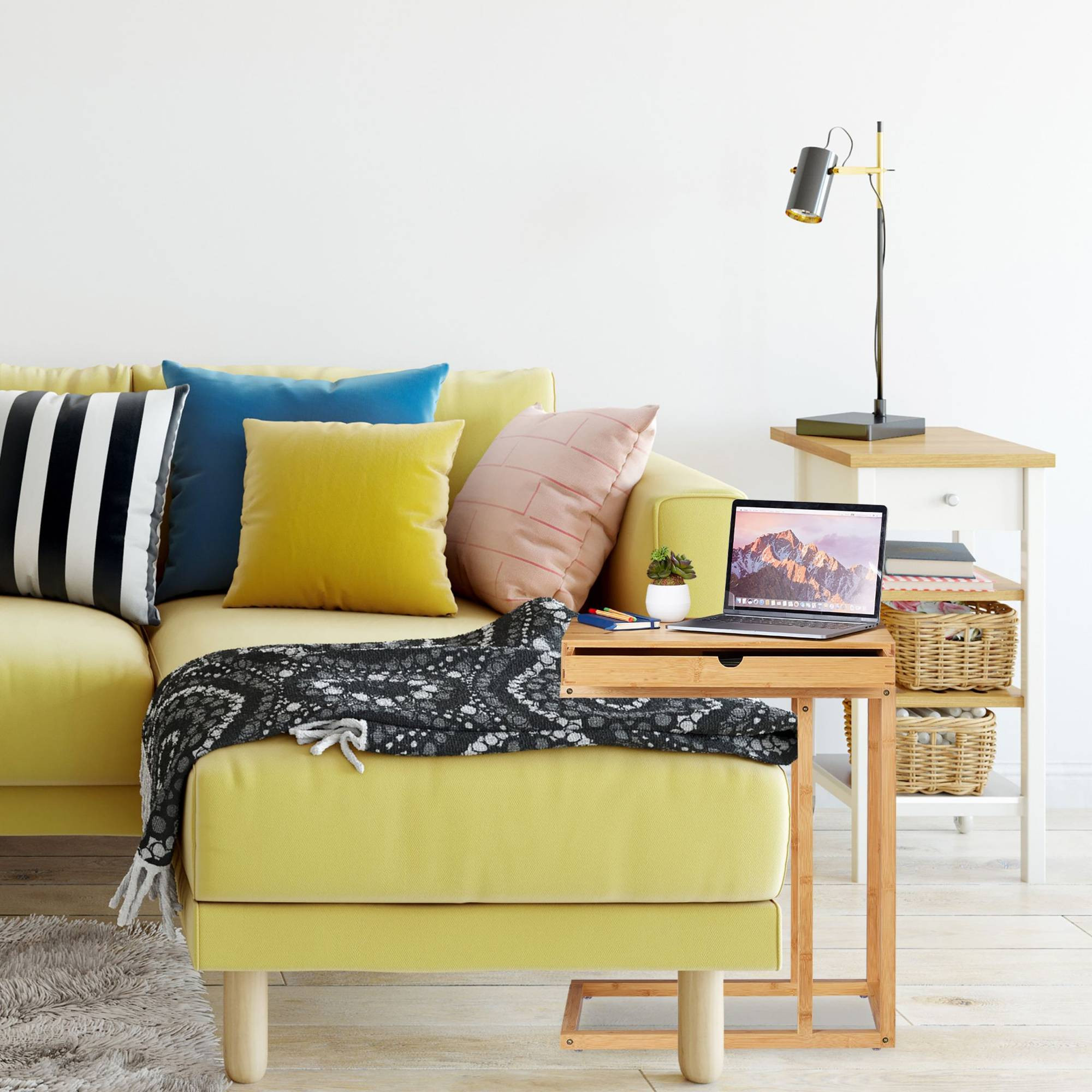 Table d'appoint en bambou avec tiroir