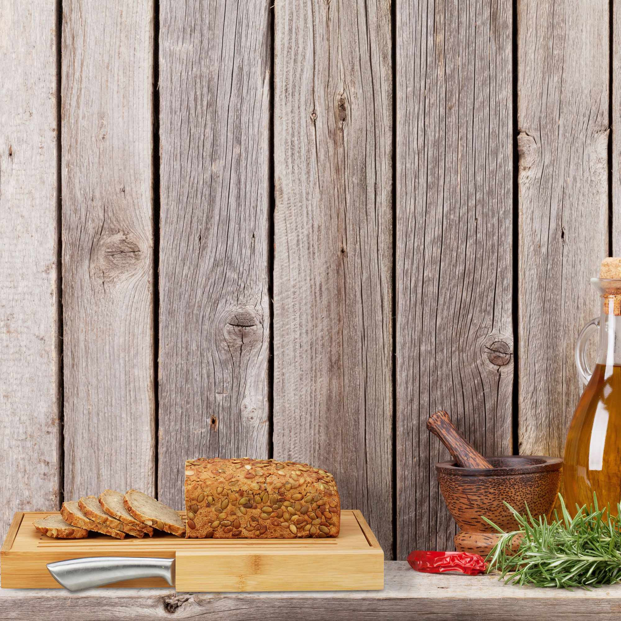 Tagliere per pane con coltello