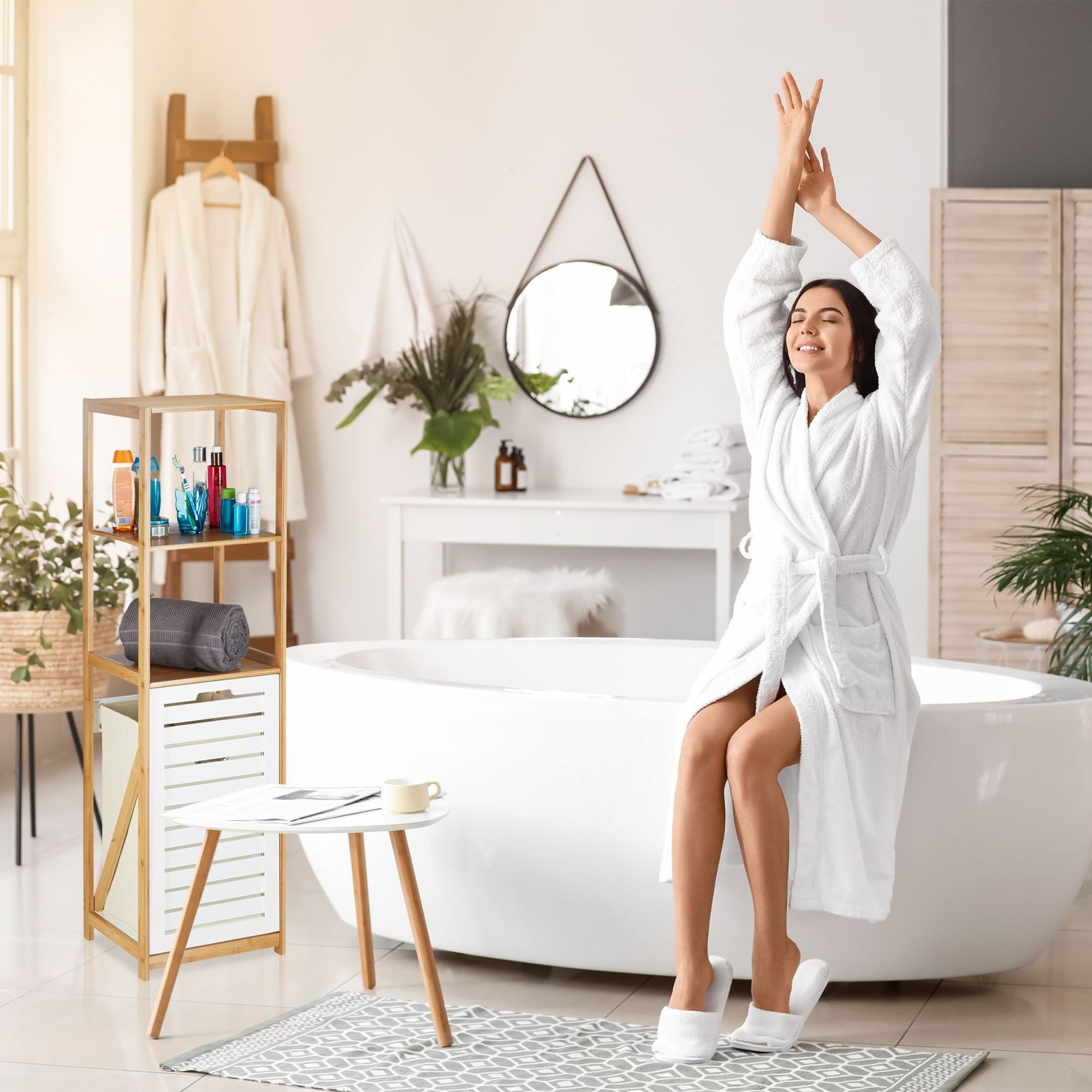 Badezimmerregal mit Wäschekorb