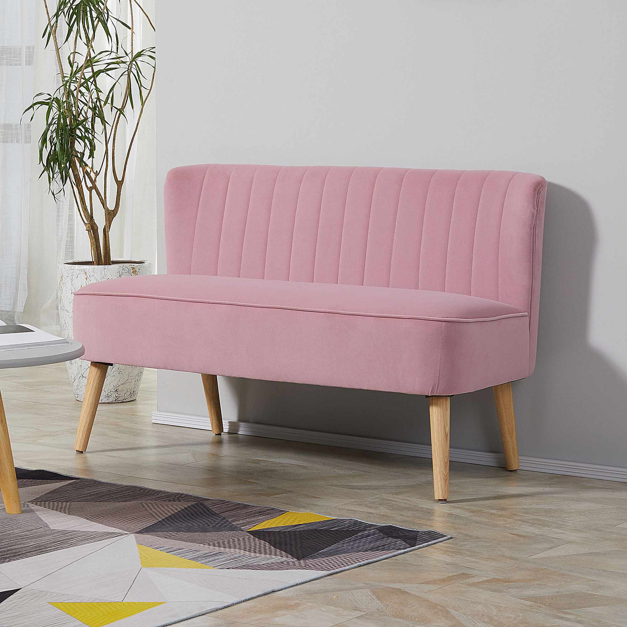 Sofá de tecido rosa de 2 lugares com pés de madeira
