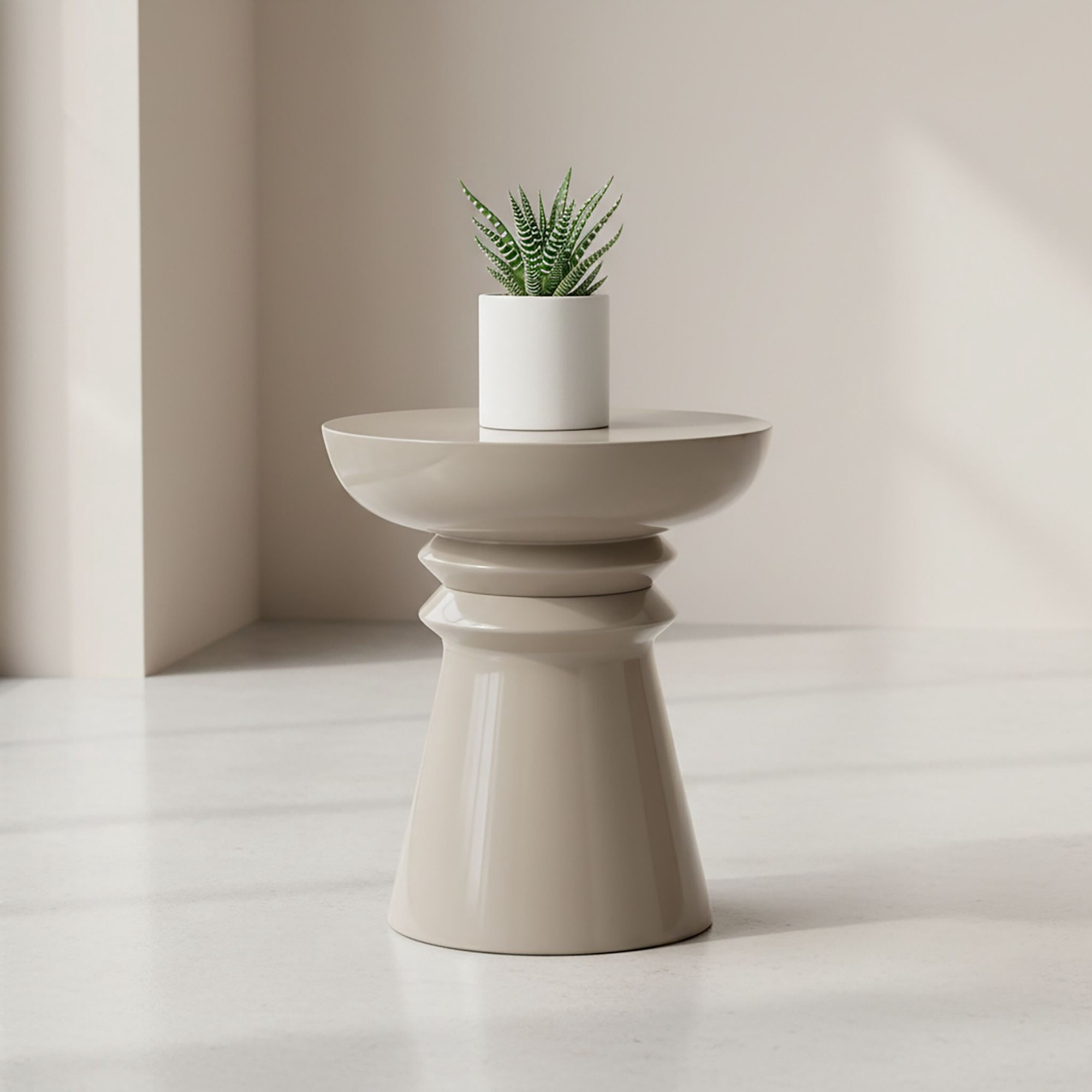 Table d'appoint et tabouret, motif pièces d'échecs