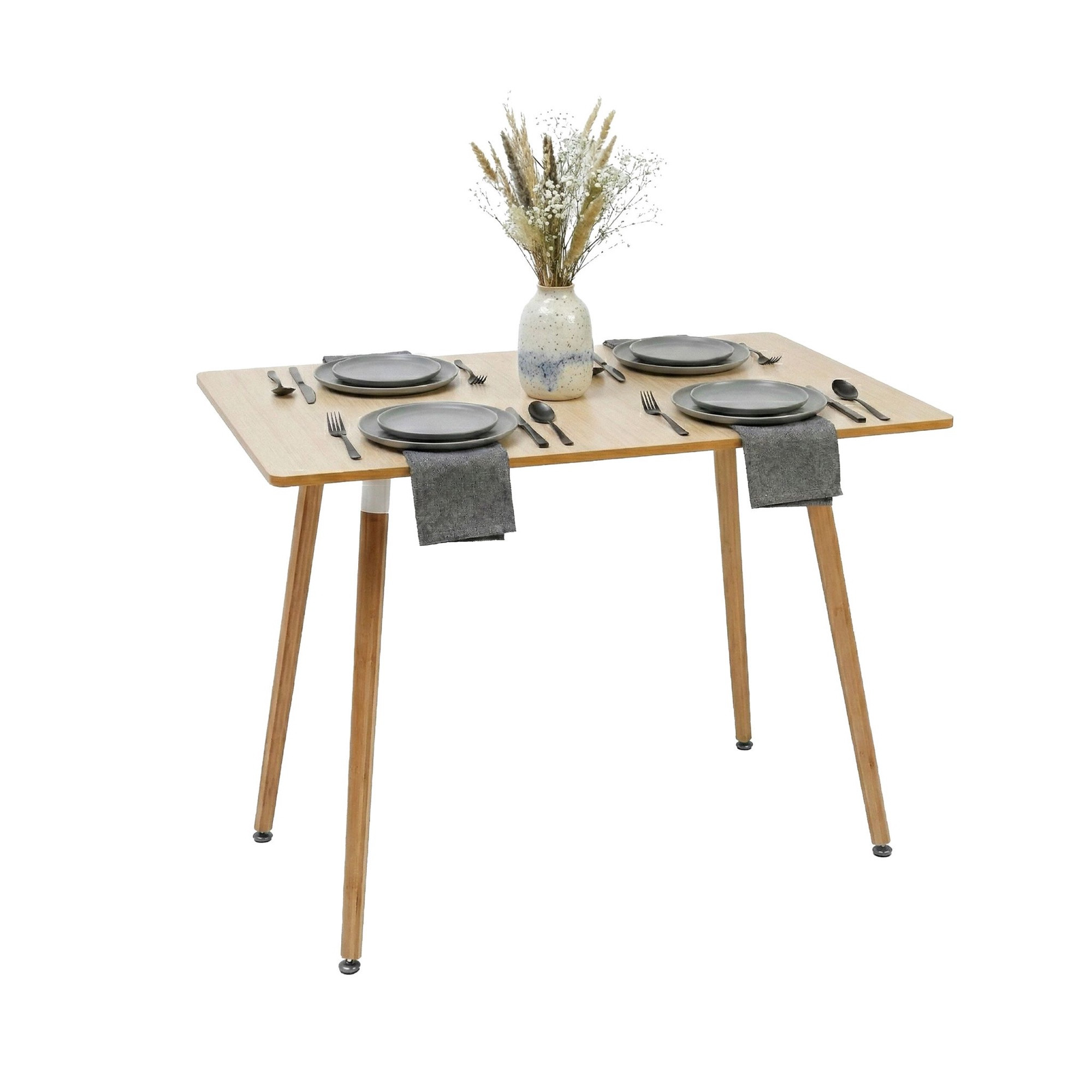 Mesa de jantar quadrada com pés de bambu