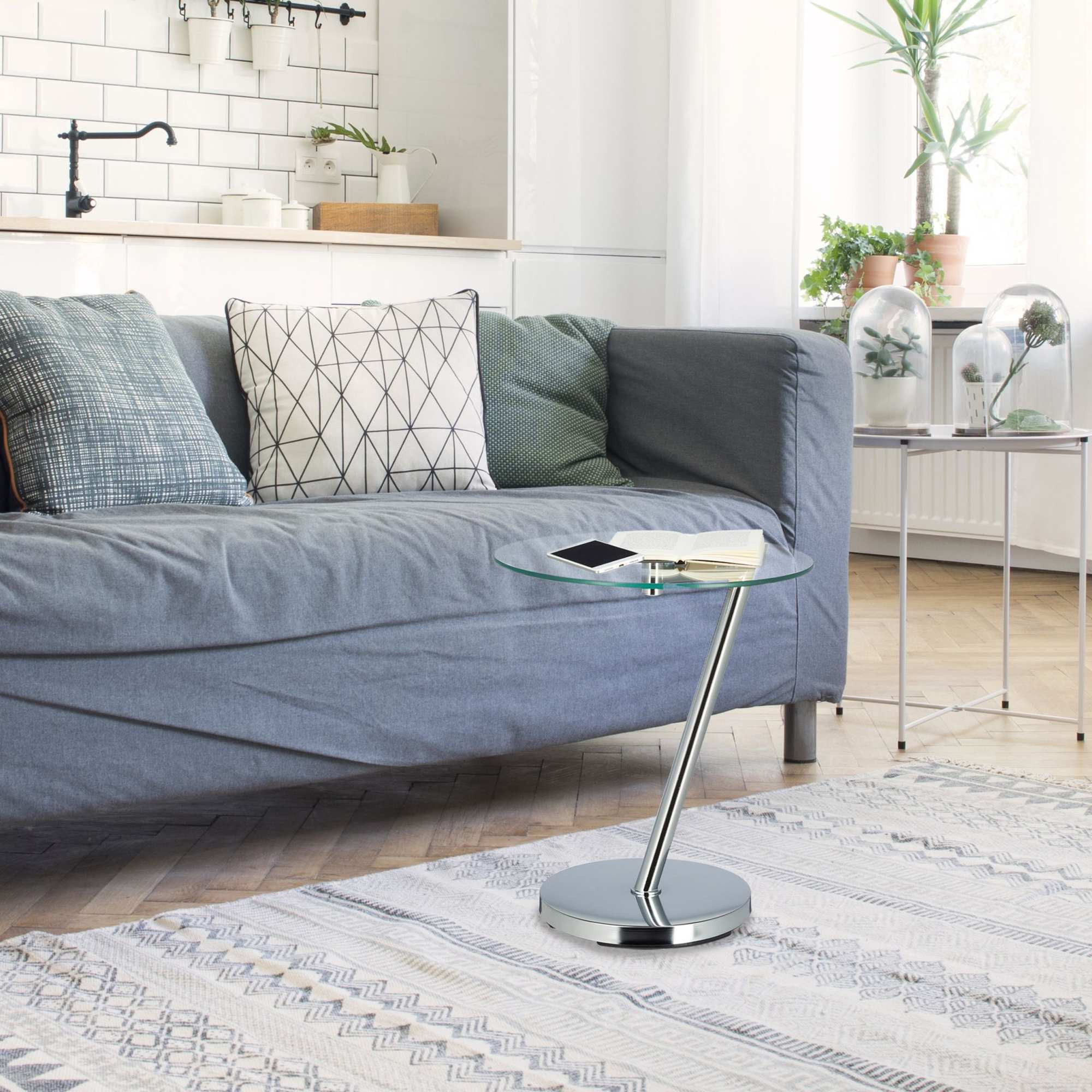 Mesa lateral em vidro e metal