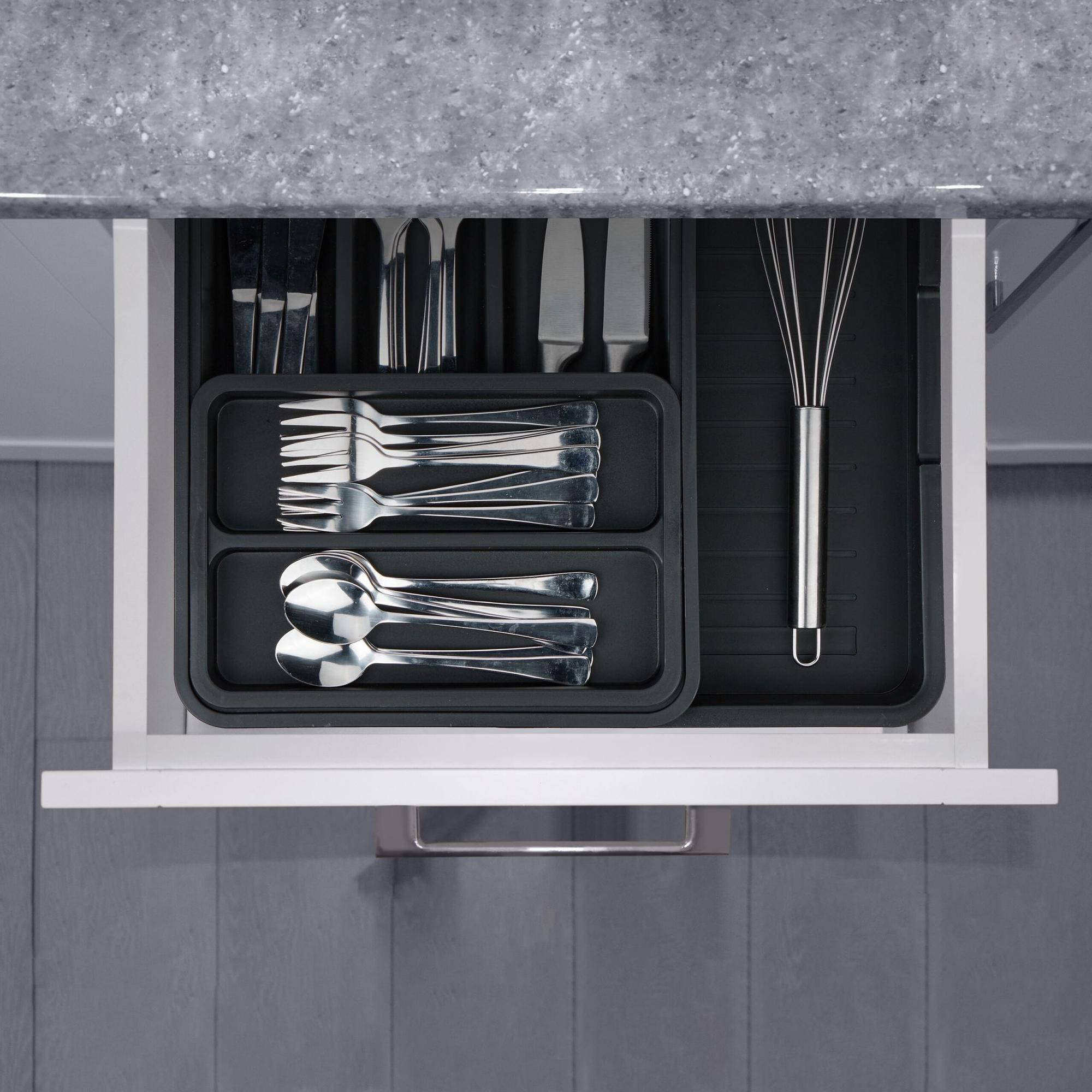 Pull-out cutlery tray in black