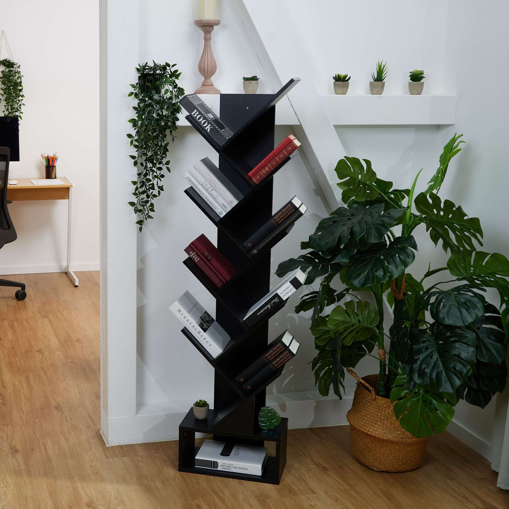 Bibliothèque en forme d'arbre