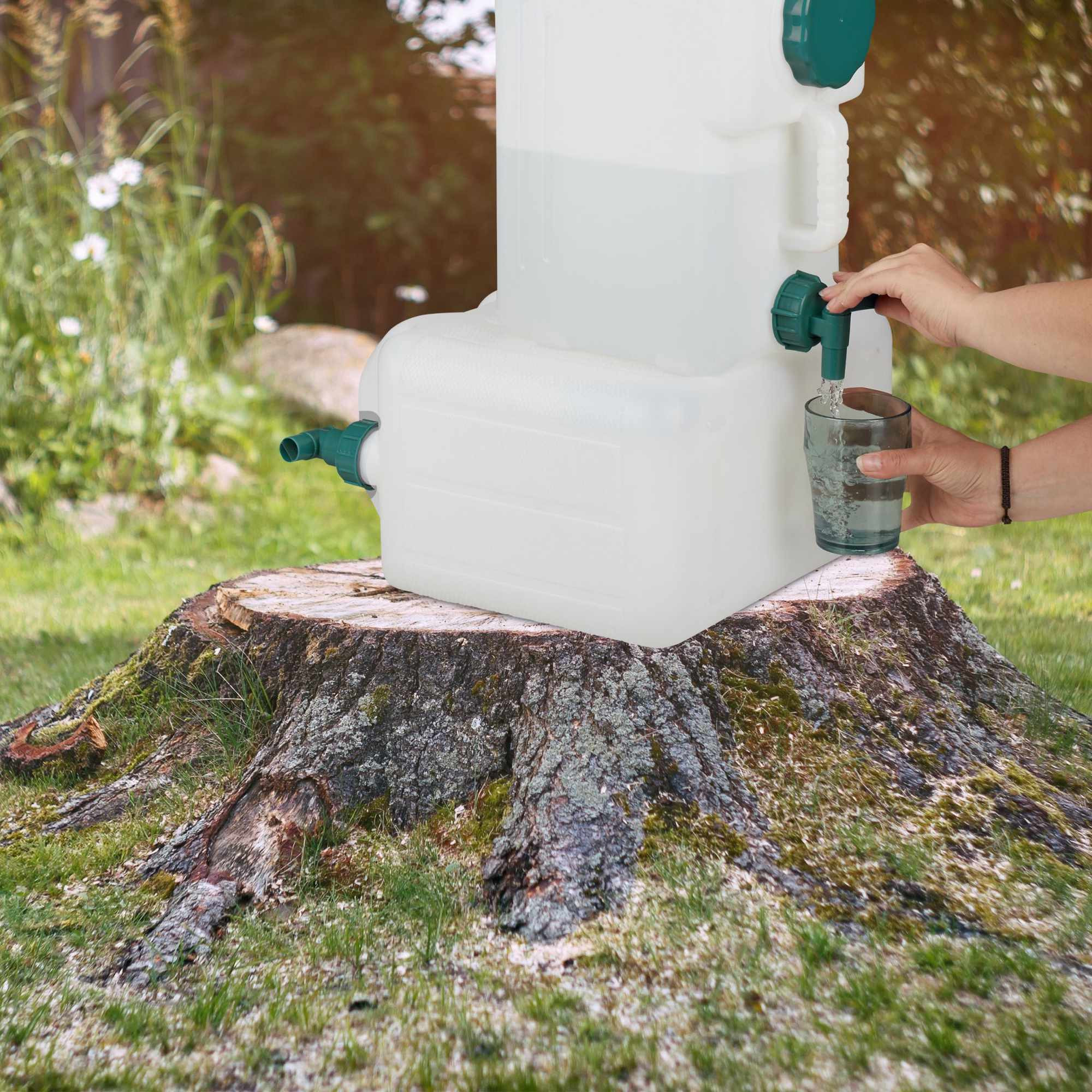 Réservoir d'eau avec robinet