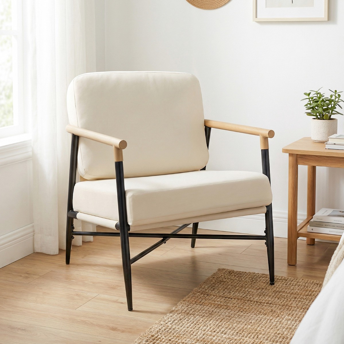Poltrona Accent, beige, con cuscini sfoderabili e dotati di cerniera.