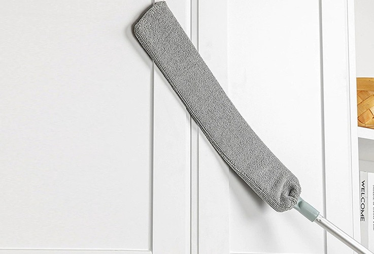 Telescopic Dusting Brush with 2 Interchangeable Tips