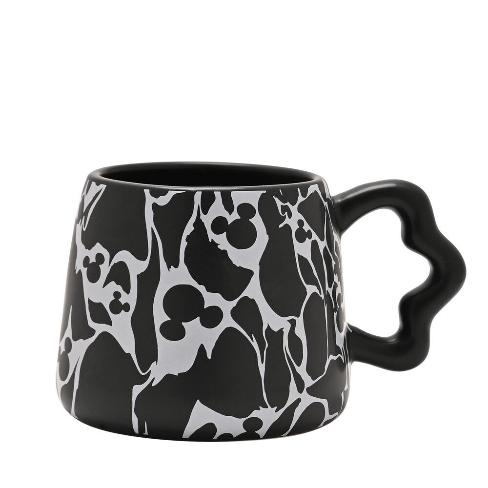 Caneca com formatos do Mickey da Disney
