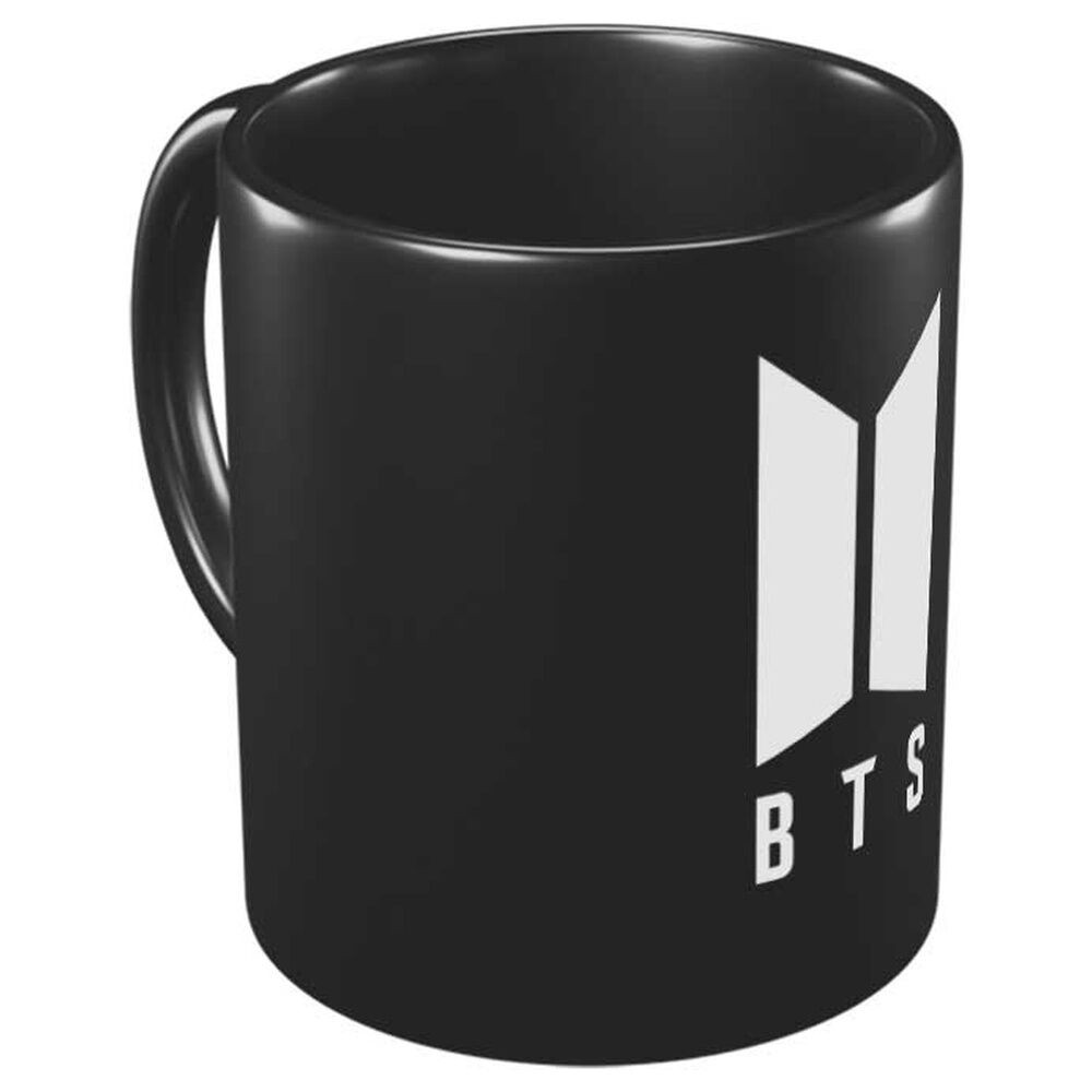 Caneca com o logo do BTS