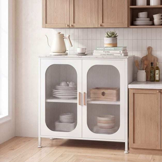 Wit dressoir/buffetkast met verstelbare plank