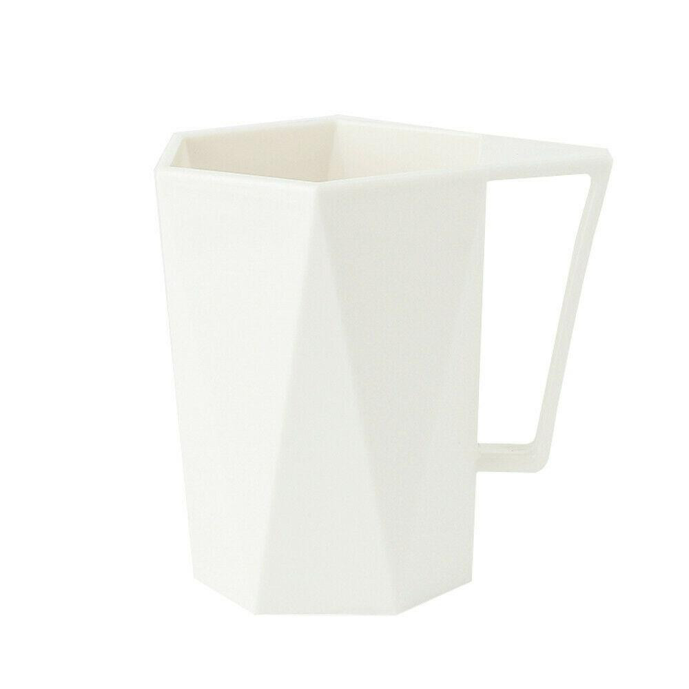 Mug in Plastic, Geometric - White