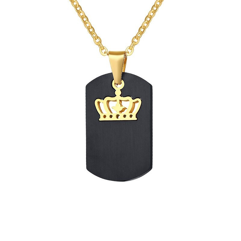 Colar preto e dourado com coroa da rainha
