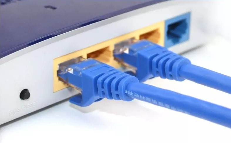 400 cm Cat5e 1000 Mbps Ethernet / Networking Cable - Blue