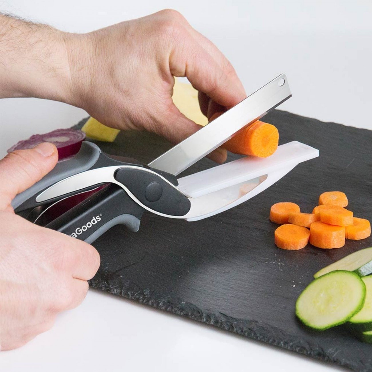 Messer-Schere mit Schneidebrett
