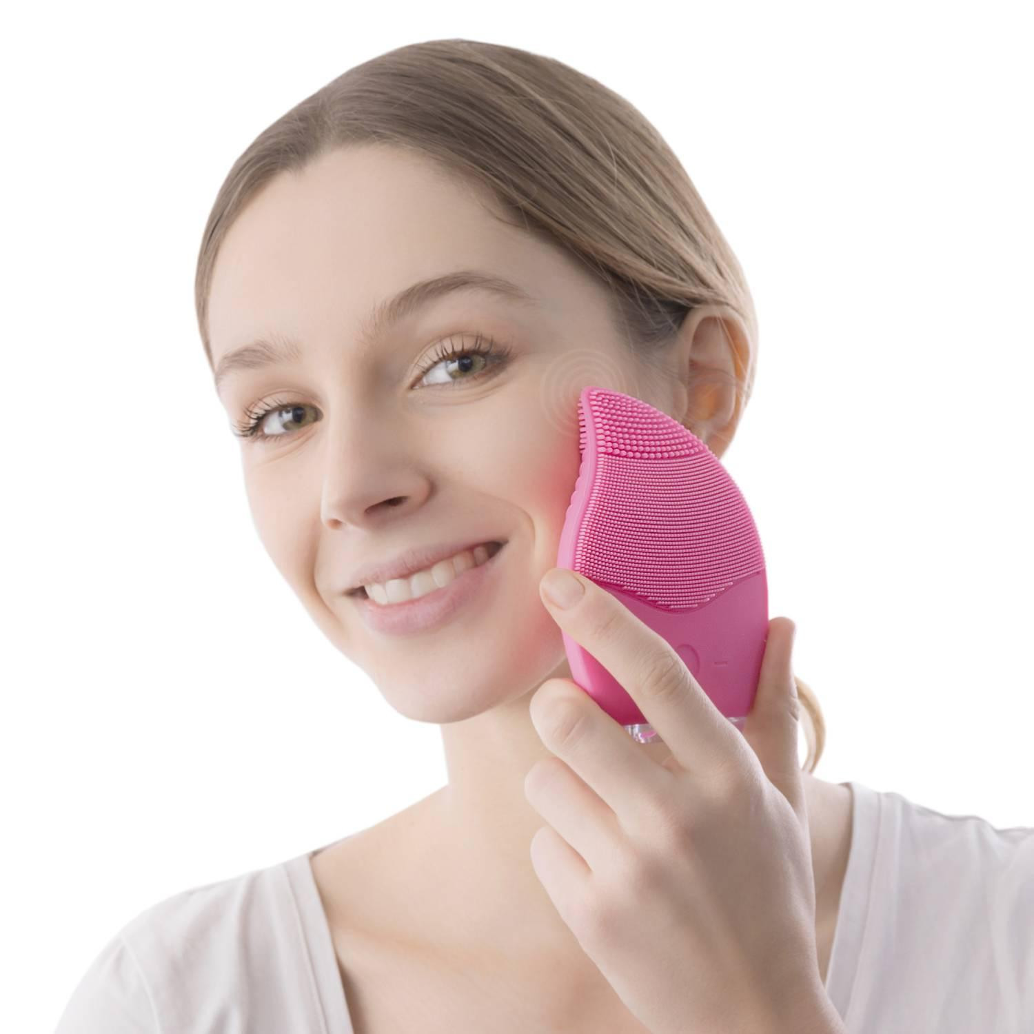 Vibrating Face Cleanser in Silicone