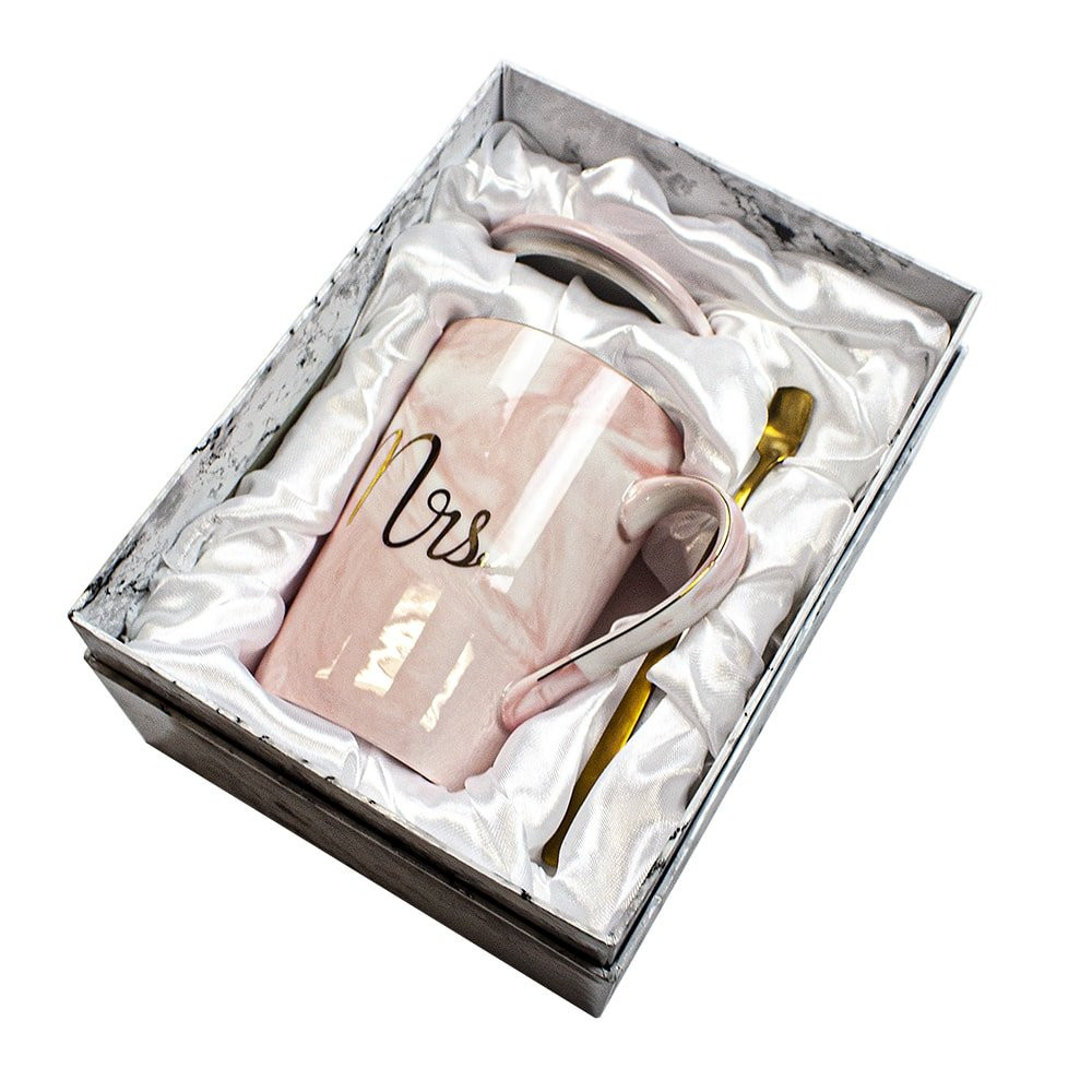 Mug with lid and spoon - Mrs